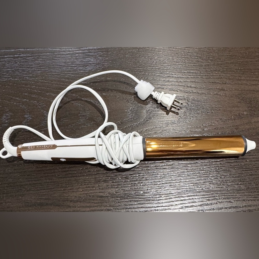 White and Gold Curling Wand